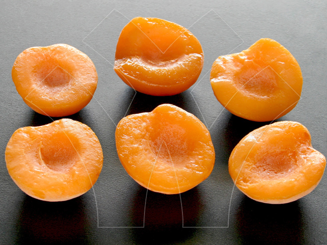 Apricot halves